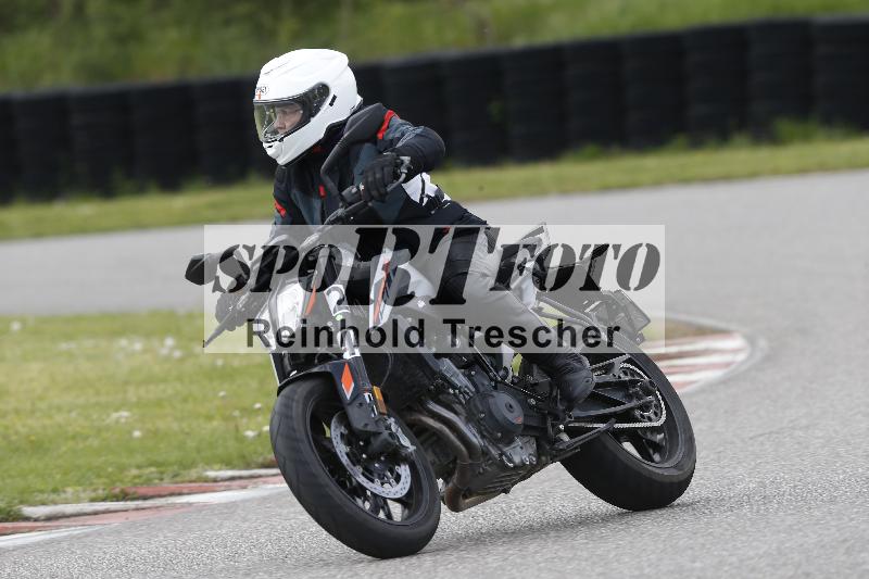 /Archiv-2025/09 22.04.2025 Cornu Master School ADR/gruen-vert/244